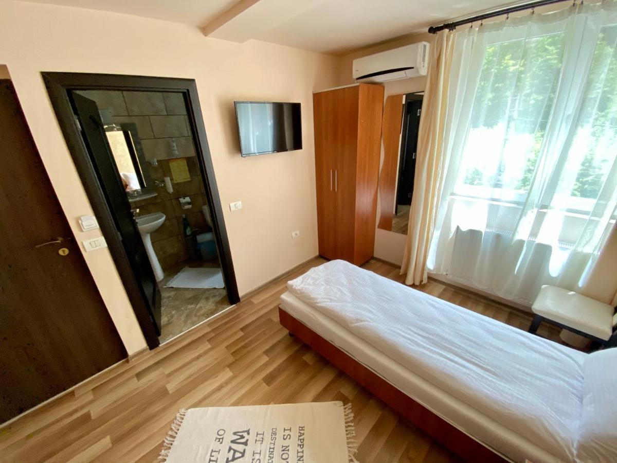 Pensiune Muntii Aninei Anina Exteriör bild