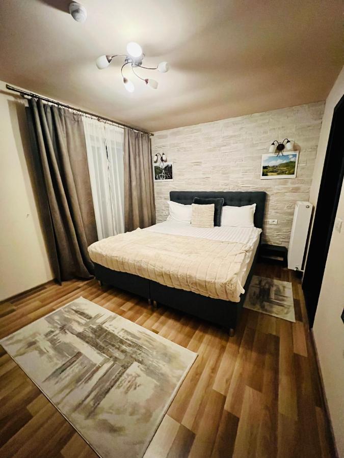 Pensiune Muntii Aninei Anina Exteriör bild